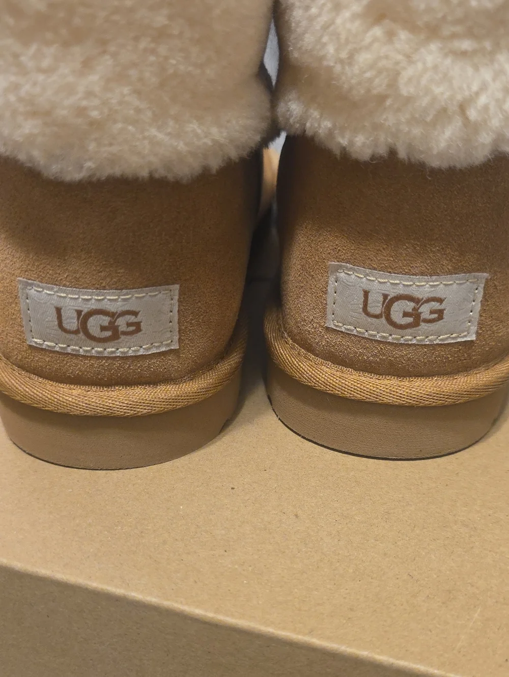 Ugg Jona Short Boots NIB 8 - Picture 3 of 5